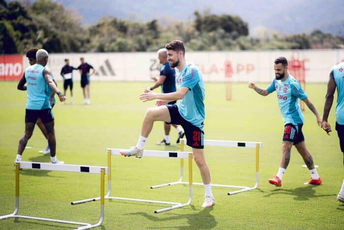 Jorginho segue como dúvida no Flamengo
