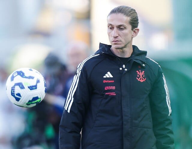 Renovação de Filipe Luís com o Flamengo tem participação de Jorge Mendes
