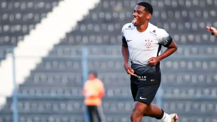 André Luiz estreia pelo Corinthians com multa de R$ 630 milhões