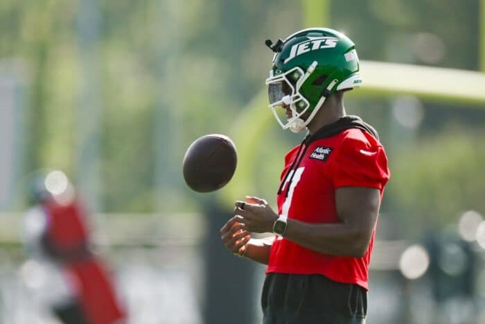 Treinador confirma presença de Justin Fields nesta segunda-feira