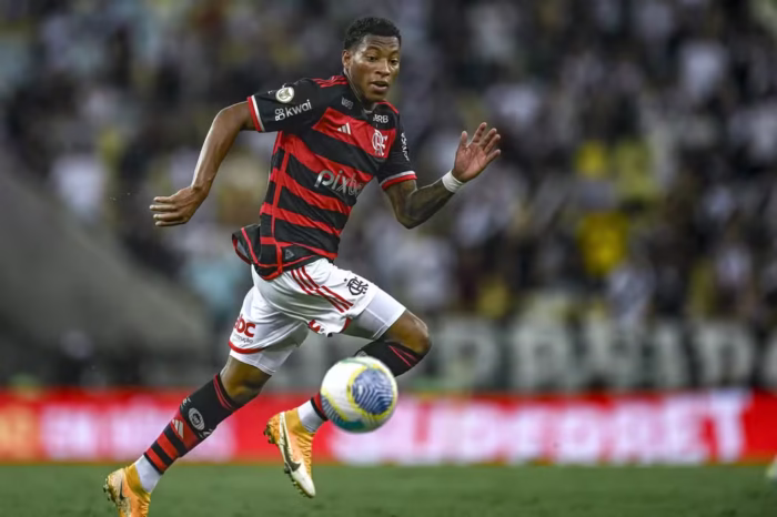 Flamengo tentará anular expulsão de Plata contra o Estudiantes