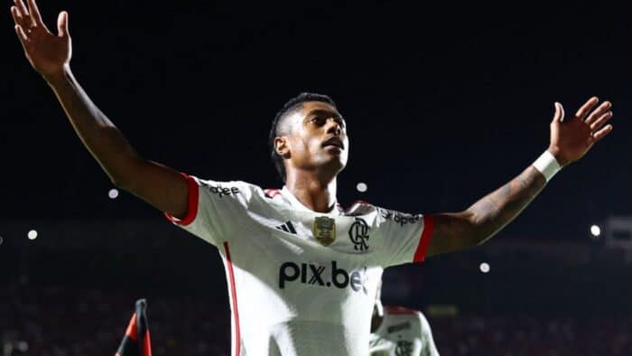 Flamengo tenta efeito suspensivo para Bruno Henrique no STJD