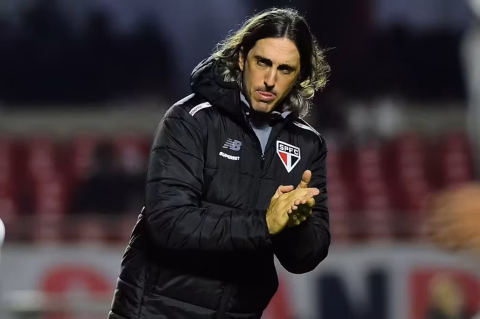 Fluminense abre conversas com Luís Zubeldía