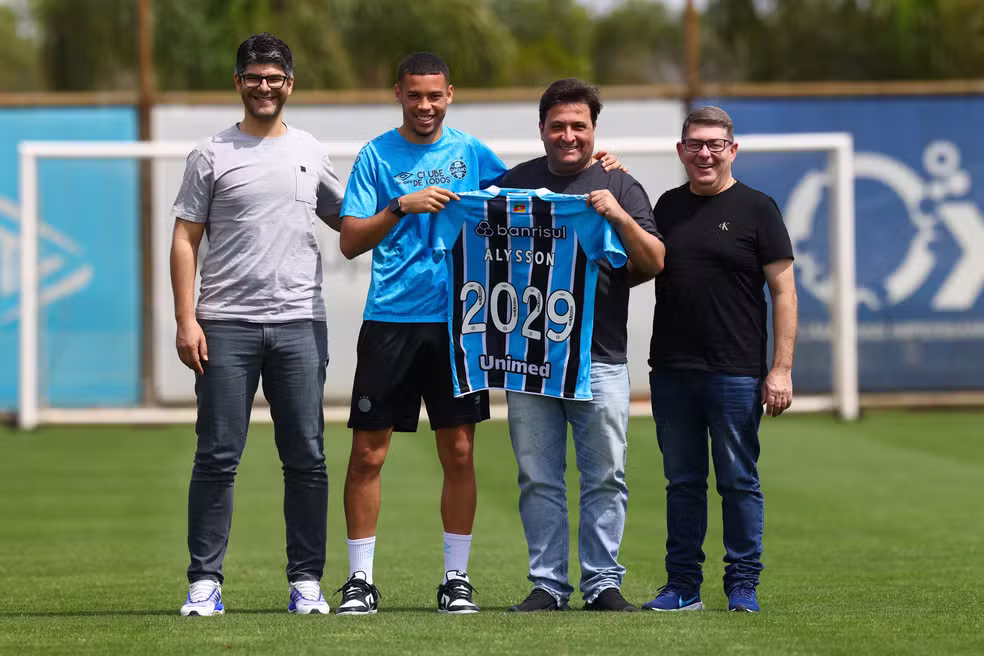 Grêmio estende vínculo com Alysson até 2029 - Grêmio