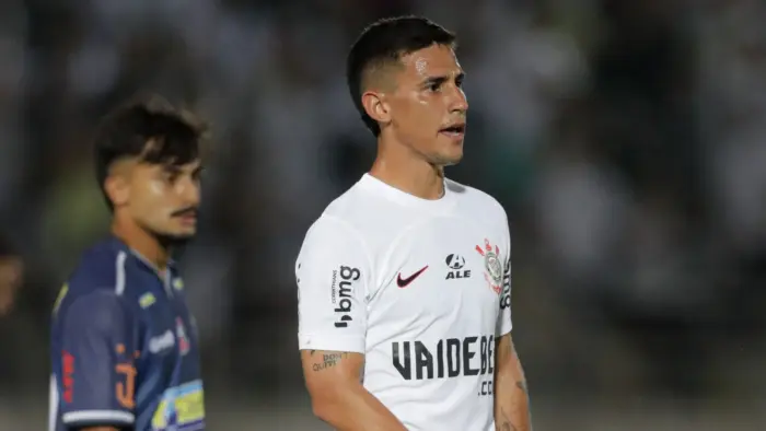 Corinthians e Matías Rojas negociam dívida