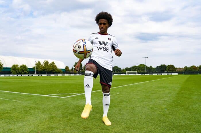 Grêmio anuncia a contratação de Willian