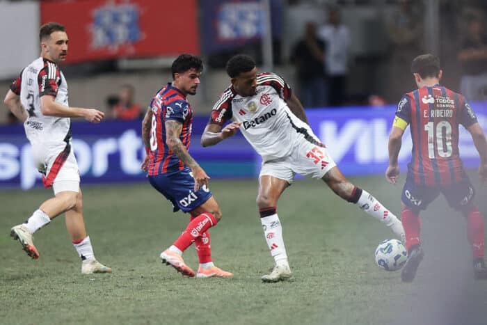 Cleiton assina pré-contrato com o Wolfsburg - Flamengo