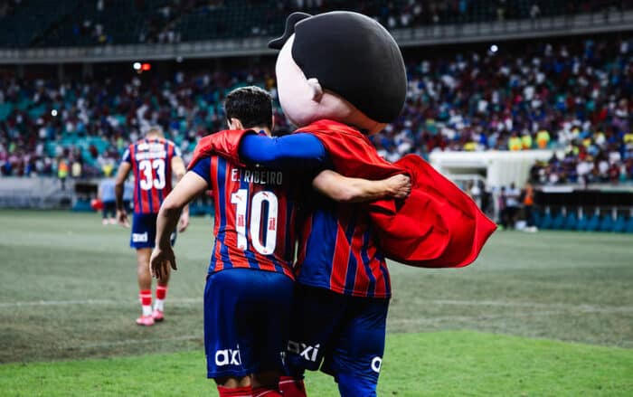 Everton Ribeiro realiza cirurgia para tratamento de câncer na tireoide - Bahia