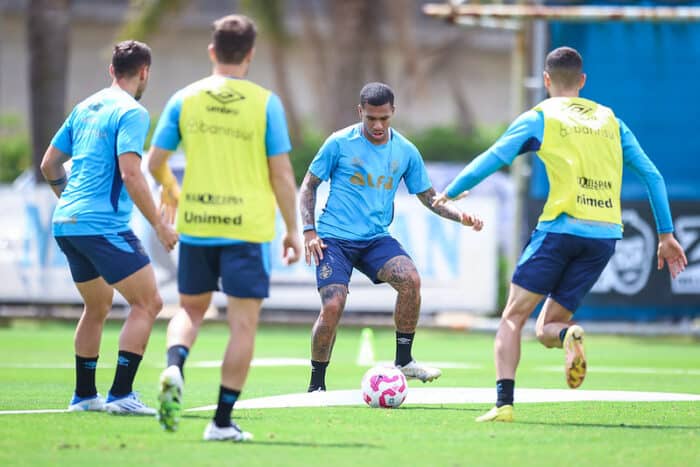 Grêmio pede dinheiro emprestado para quitar salários
