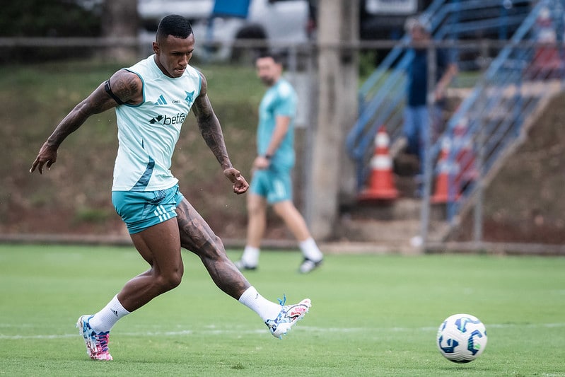 Marquinhos rompe Ligamento Cruzado Anterior - Cruzeiro