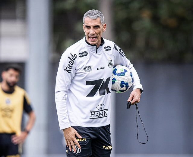 Juan Pablo Vojvoda treina o Santos com mudanças no time titular - Santos