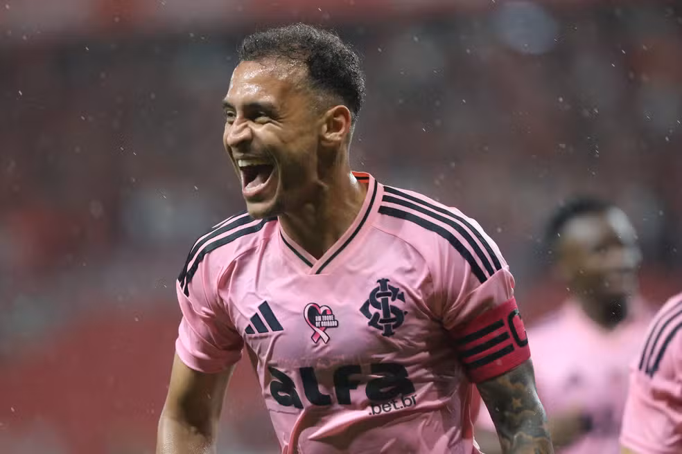 Internacional anuncia a renovação de contrato de Alan Patrick - Internacional