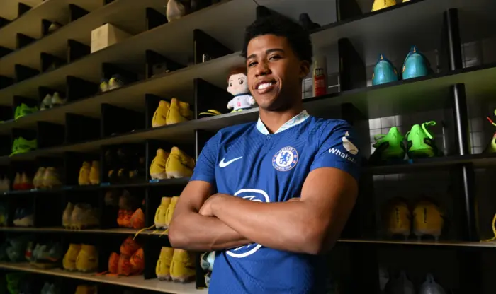 Andrey Santos figura em top-10 de Messi