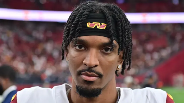 Jayden Daniels está fora de partida contra o Kansas City Chiefs