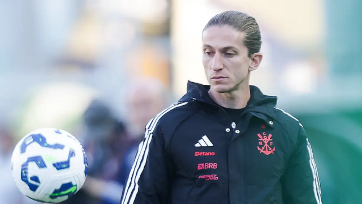 Filipe Luís indica valores e termos para renovar com o Flamengo - Flamengo