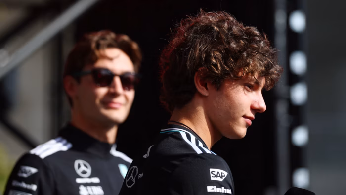 Mercedes confirma George Russell e Kimin Antonelli para 2026