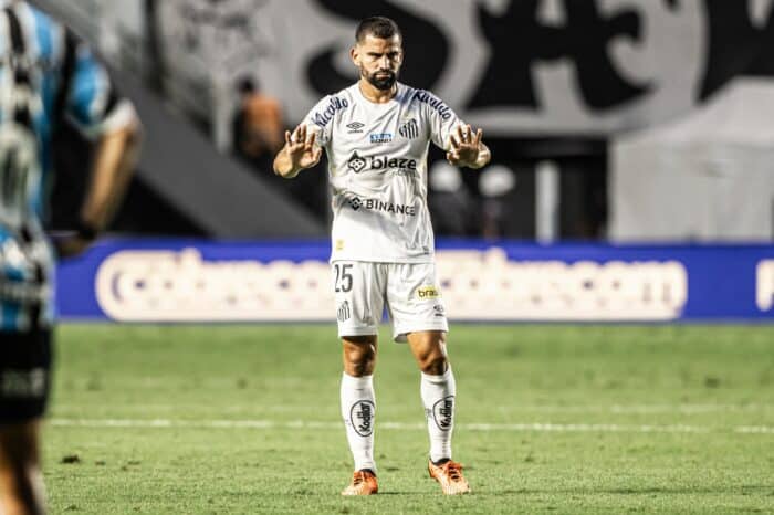 Santos pode não ter Tomás Rincón contra o Corinthians