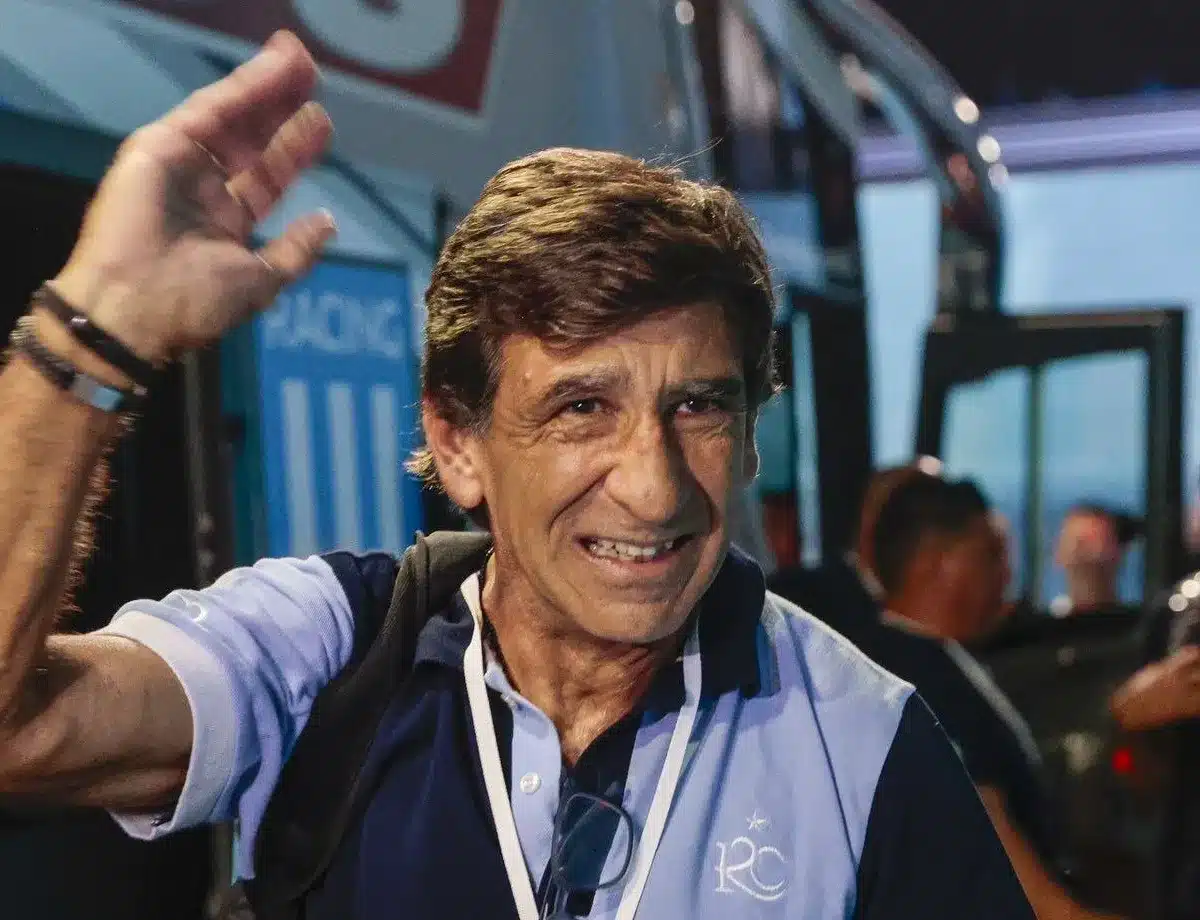 Técnico do Racing mobiliza torcida antes de “decisão” contra o Flamengo - Racing