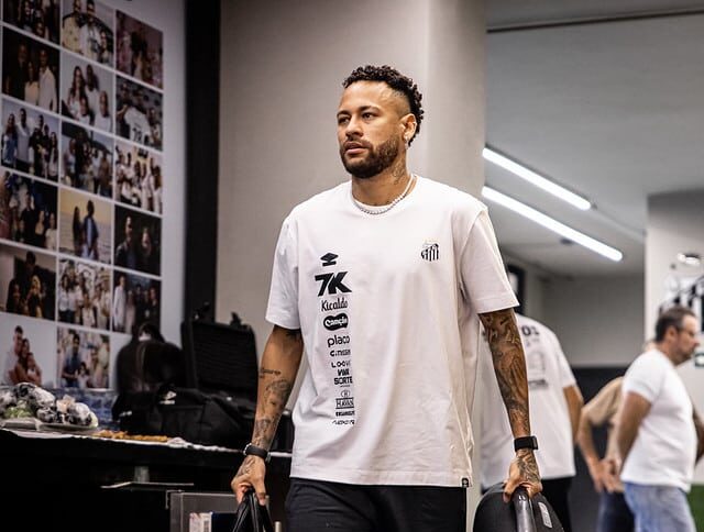 Neymar retorna para enfrentar o Flamengo