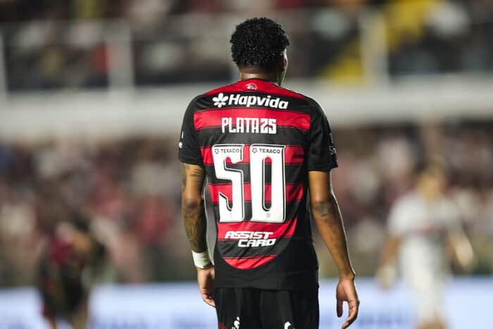 Flamengo multa Gonzalo Plata por expulsão