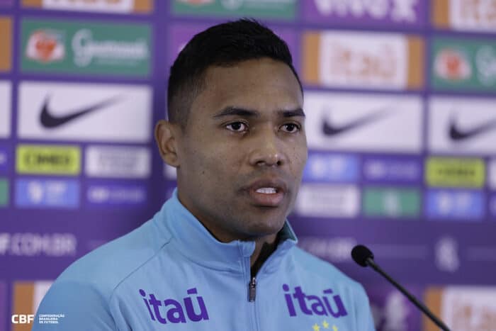 Alex Sandro descarta carona em avião de Leila Pereira