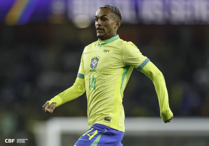 Carlo Ancelotti confirma Wesley com titular