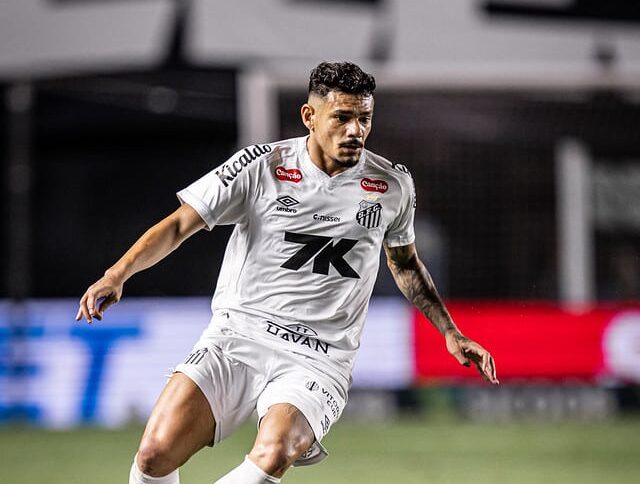 Coritiba consulta Vegetti, Tiquinho Soares e Eduardo Sasha - Futebol