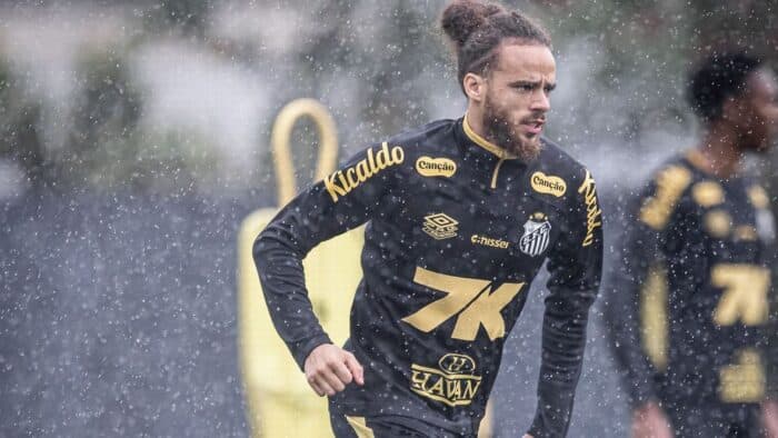 Billal Brahimi volta a ser relacionado no Santos - Santos