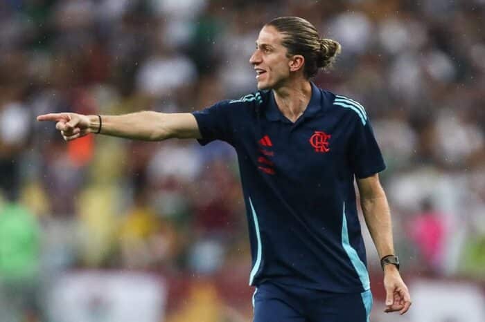 Renovação de Filipe Luís com o Flamengo ganha novo entrave