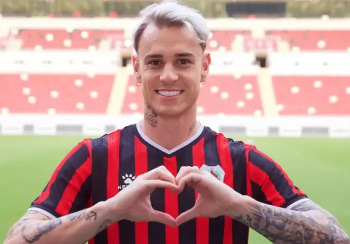 Grêmio pode desistir de Róger Guedes se fechar com Hulk