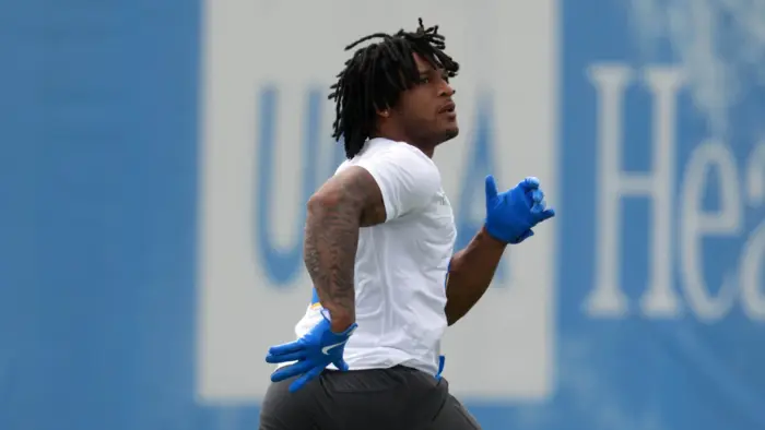 Omarion Hampton volta aos treinos do Los Angeles Charges