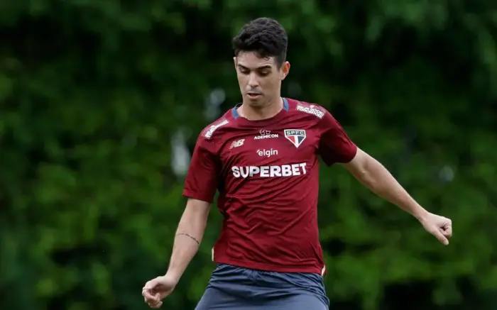 Oscar deve pendurar as chuteiras após parar na UTI - São Paulo