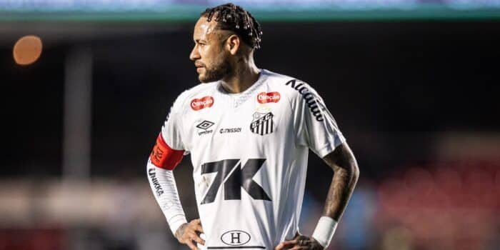 Santos decide evitar polêmica e manter Neymar como capitão - Santos