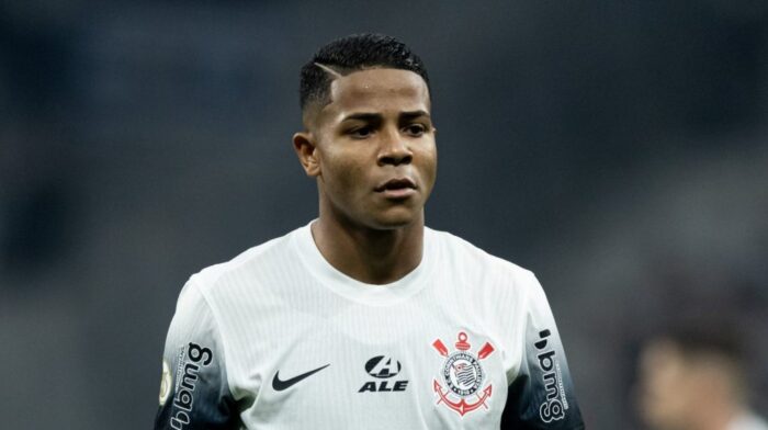 Corinthians tem interesse em contratação de Wesley