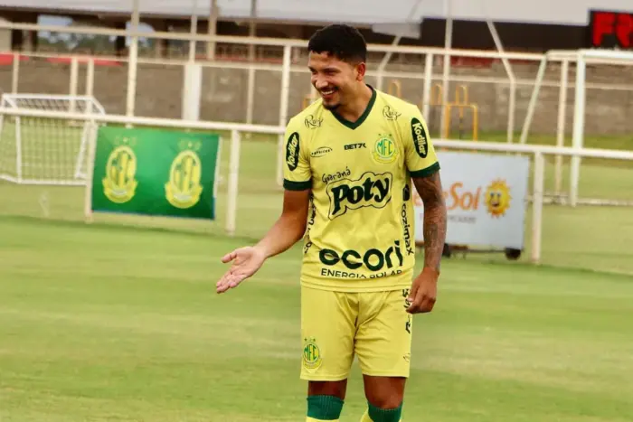 Yuri Lima é apresentado pelo Primavera para a temporada de 2026