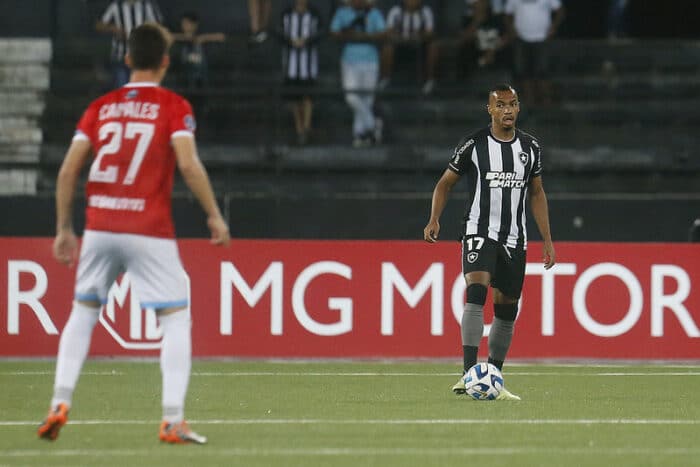 Botafogo libera Marlon Freitas para assinar com o Palmeiras