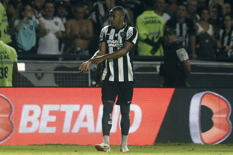 Palmeiras faz contato por Marlon Freitas - Botafogo