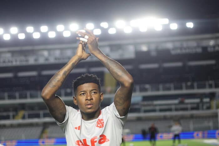 Flamengo disputa Vitão com mercado europeu - Flamengo