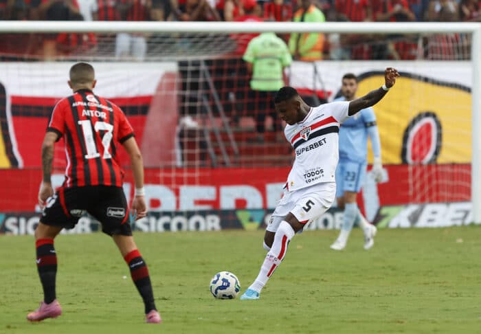 Athletico tem interesse em Arboleda