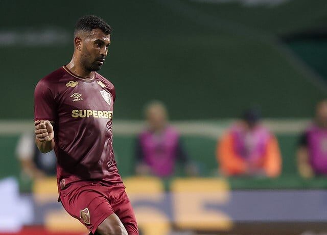 Coritiba reforça a defesa com Thiago Santos - Futebol