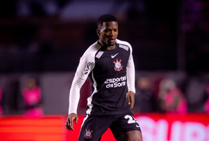 Athletico tem interesse na contratação de Cacá - Corinthians